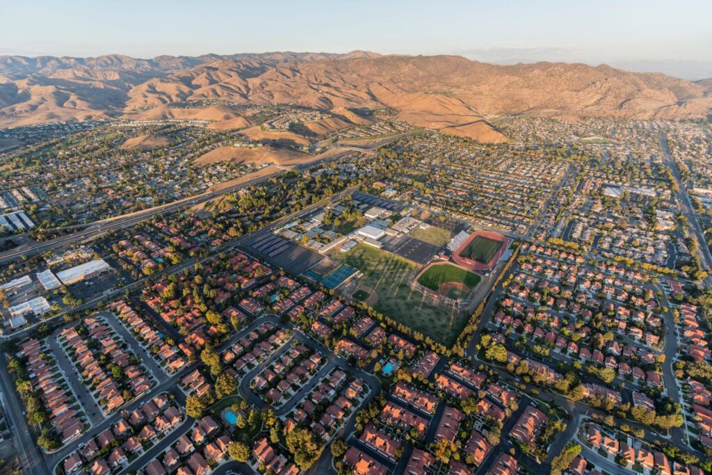 Residential neighborhood in Simi Valley serviced by Shellback Plumbing, a reliable Simi Valley plumber.